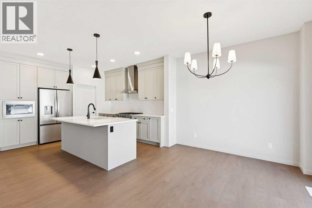 1062 Bayview Crescent SW - 12