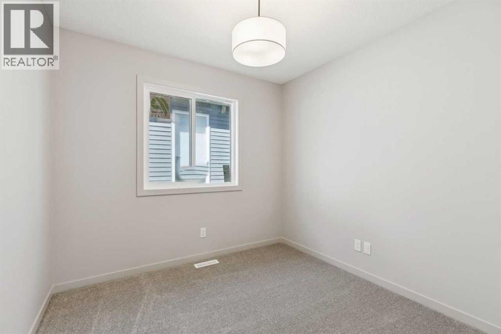 1062 Bayview Crescent SW - 28