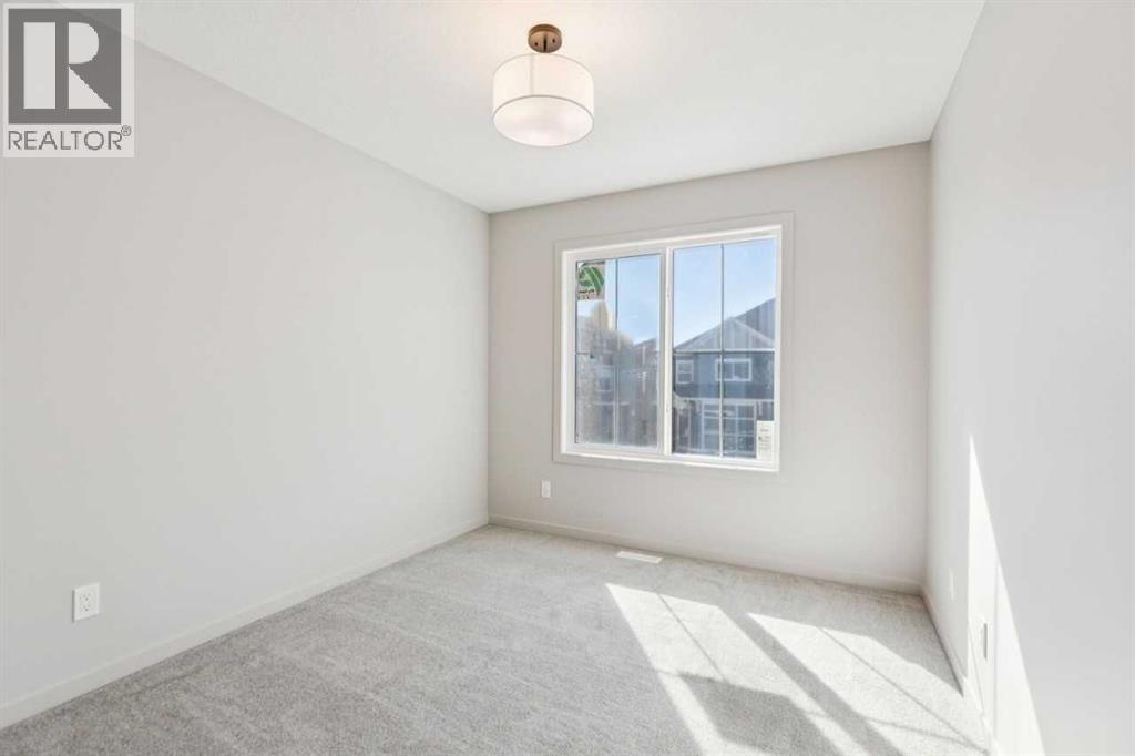 1062 Bayview Crescent SW - Image 30