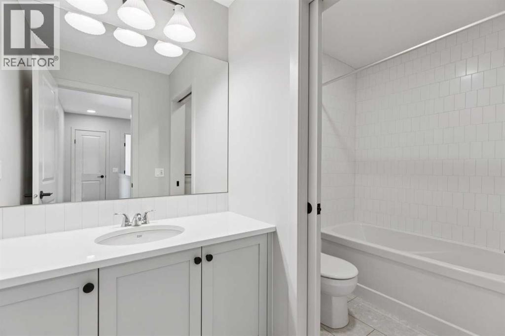 1062 Bayview Crescent SW - Image 31