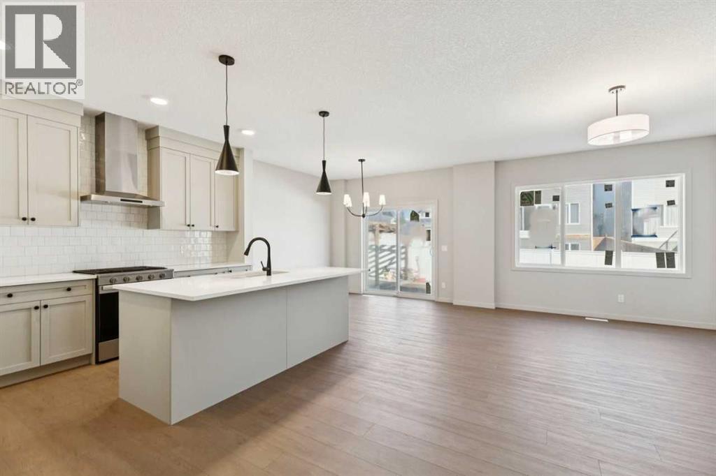 1062 Bayview Crescent SW - 7