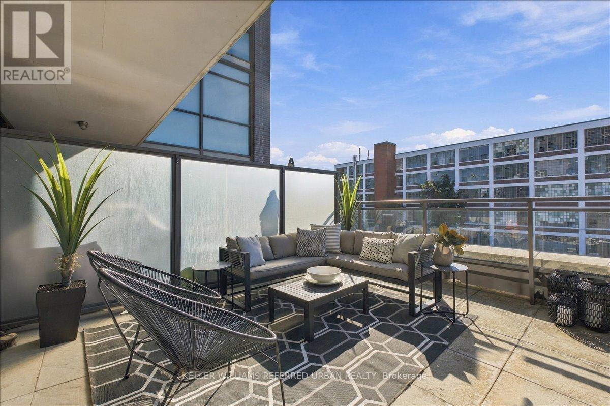 #317 319 CARLAW AVENUE - 33