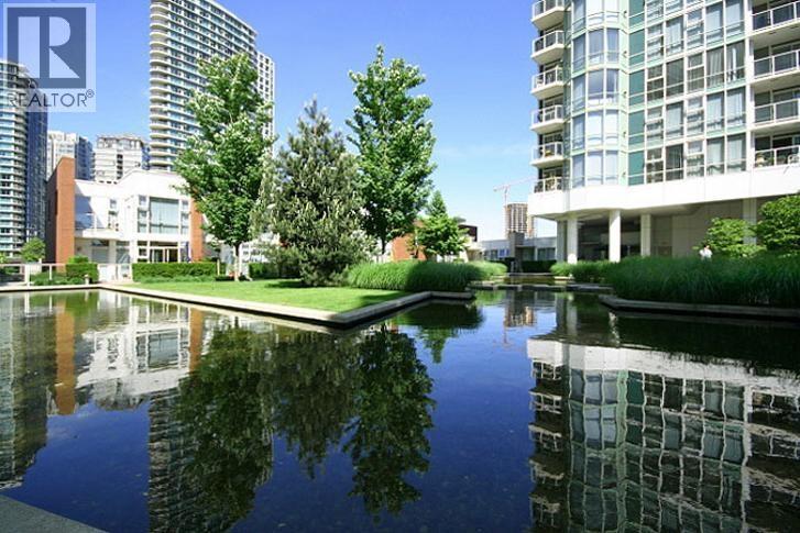 #1005 193 AQUARIUS Mews, Vancouver, British Columbia, V6Z2Y3, Vancouver, British Columbia — photo 4 of 5