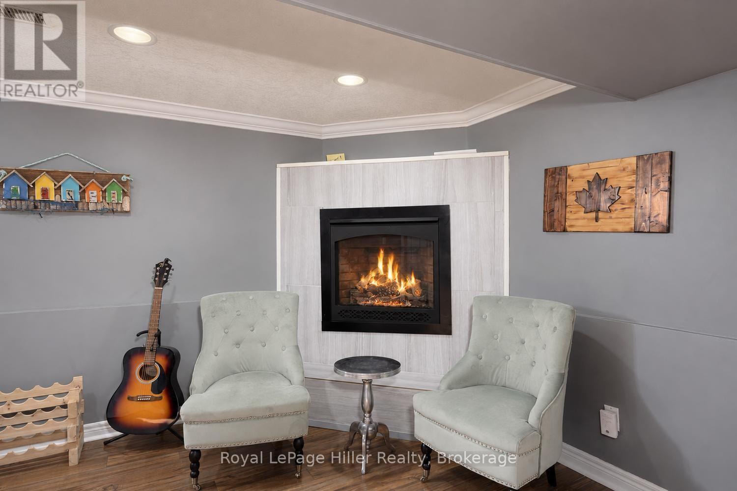290 HOPE STREET - 22