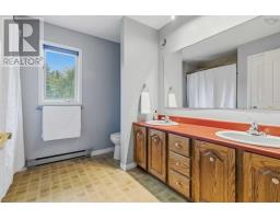 251 Howe Avenue Avenue, Fall River, NS B2T1H7 Photo 31