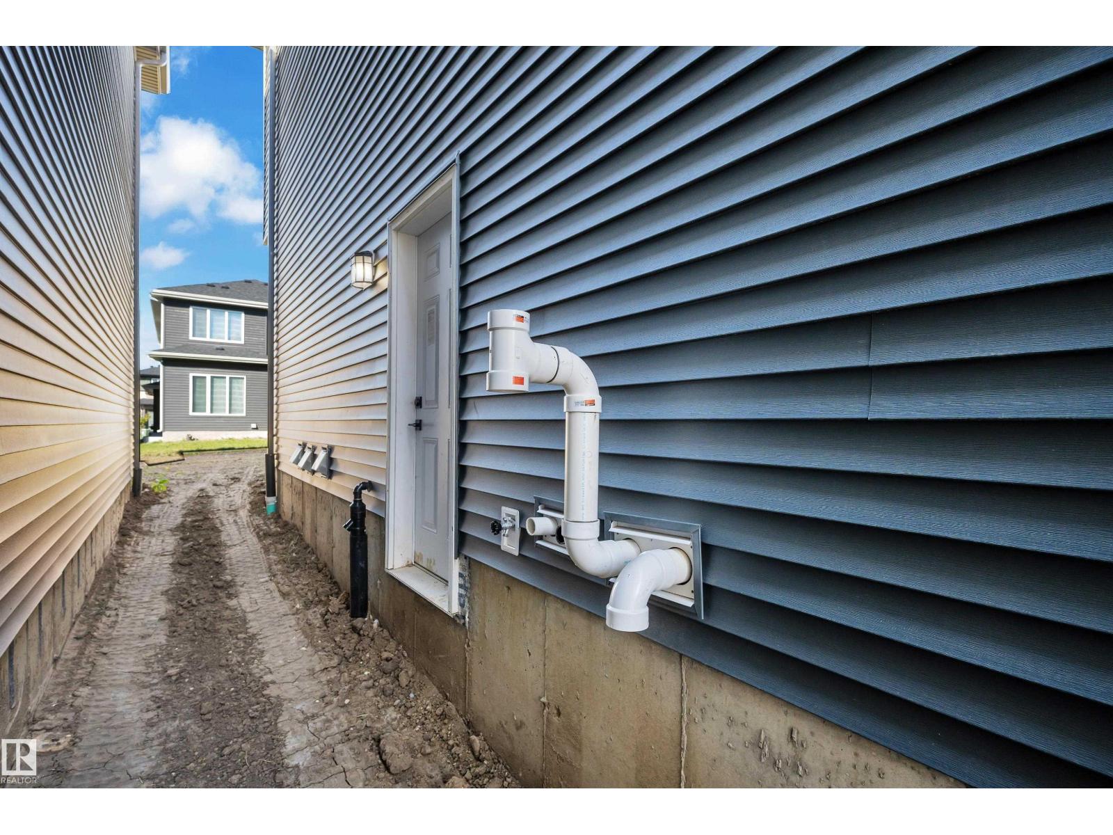 3604 44 AV - Image 47