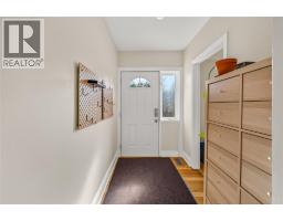 Primary Bedroom - 913 Moosejaw Street, Penticton, BC V2A5T5 Photo 9