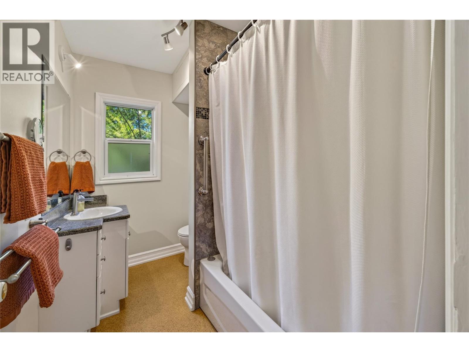 913 Moosejaw Street, Penticton