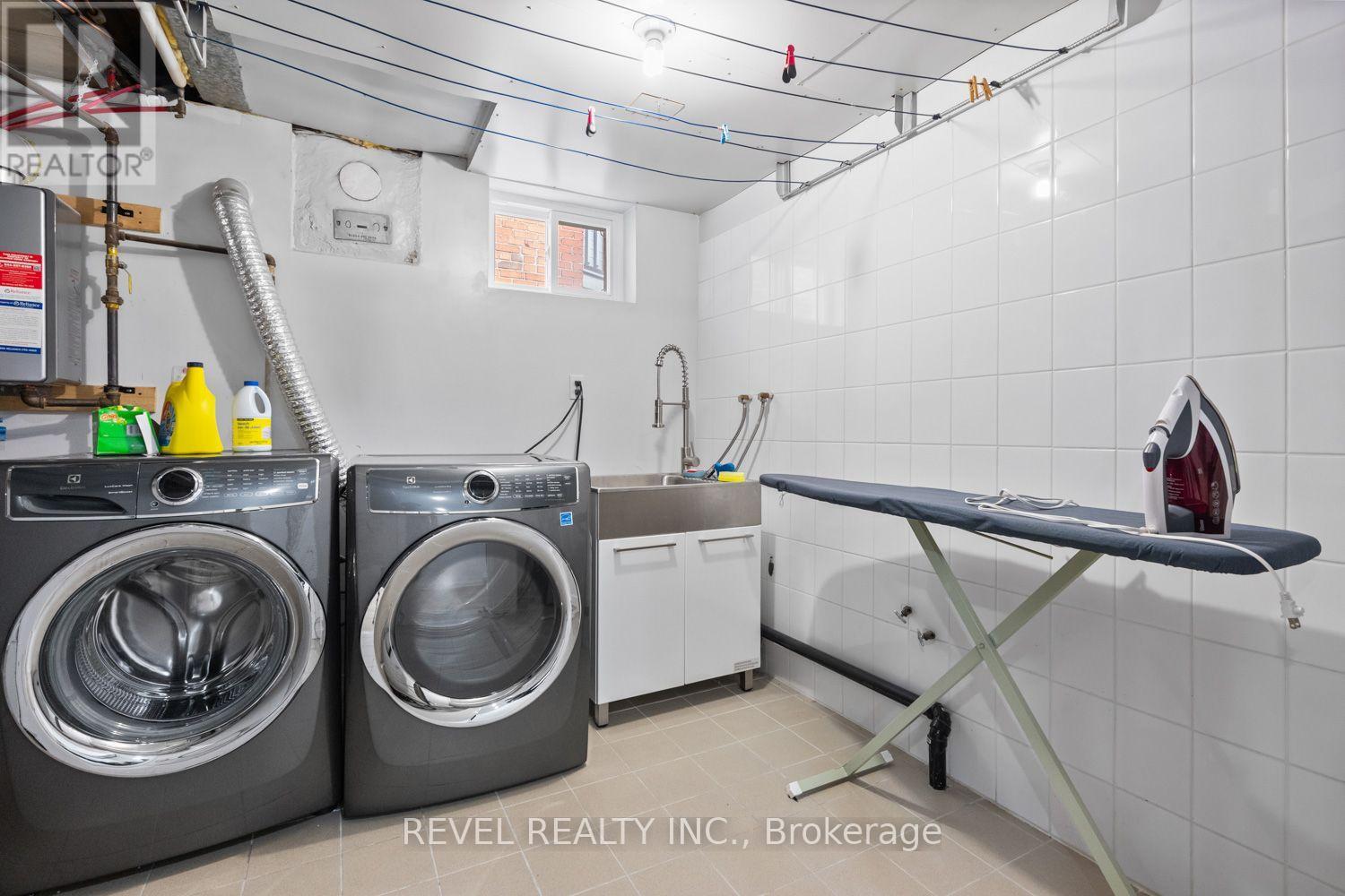 163 NORTHLAND AVENUE - Image 26