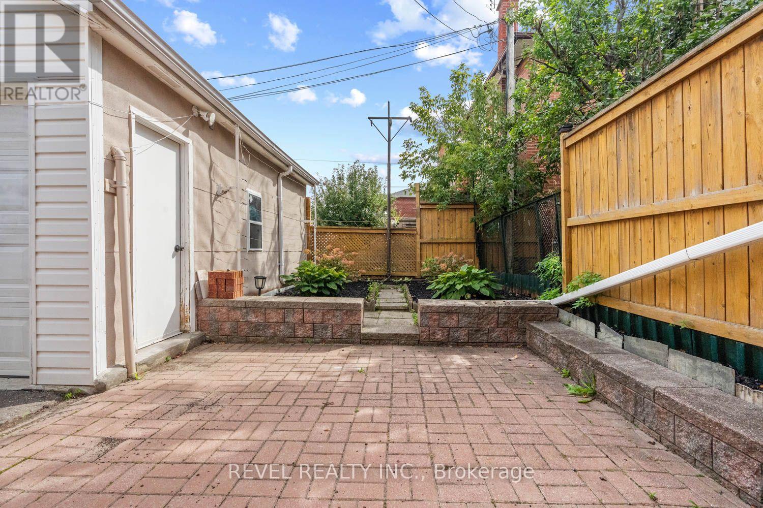 163 NORTHLAND AVENUE - Image 27