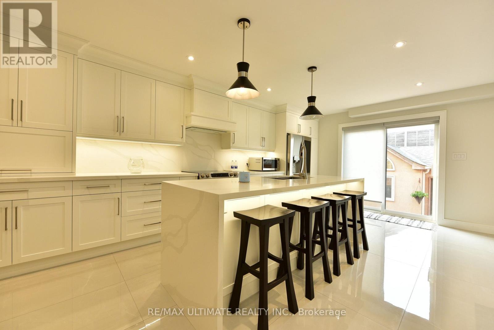 42 VIELLA STREET, Toronto (Junction Area) — photo 2