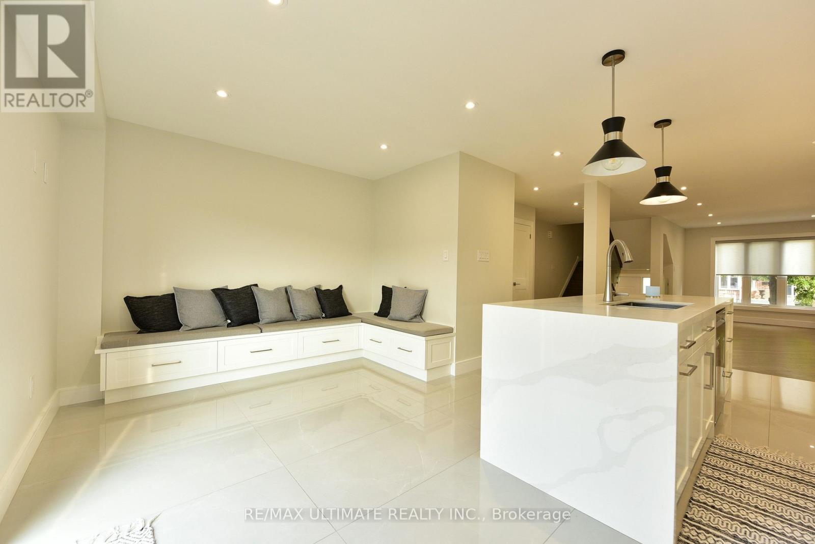 42 VIELLA STREET, Toronto (Junction Area) — photo 4
