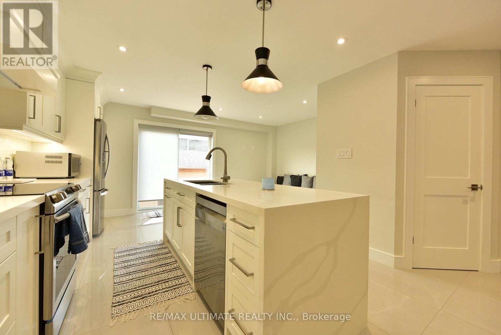 42 VIELLA STREET, Toronto (Junction Area) — photo 5