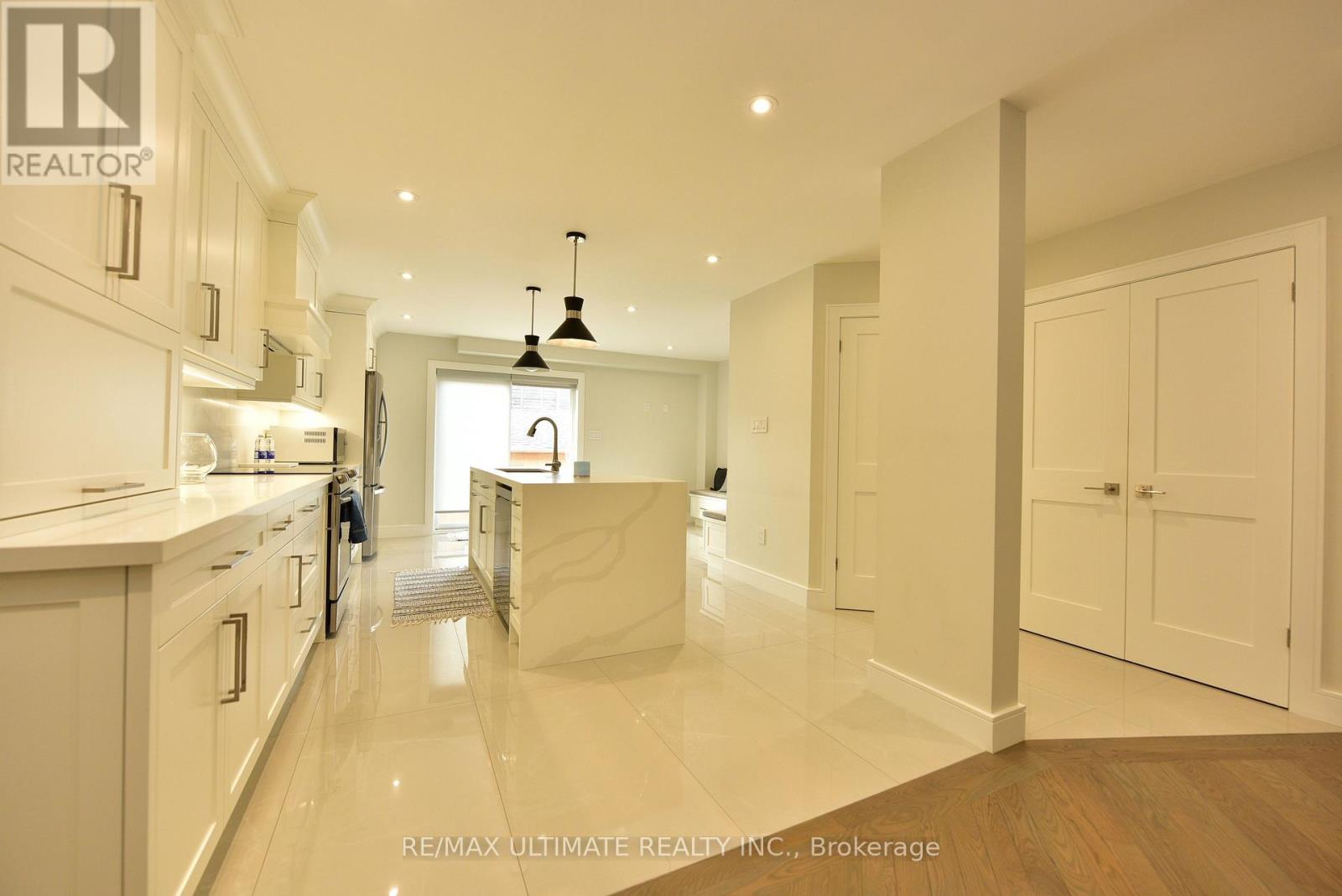 42 VIELLA STREET, Toronto (Junction Area) — photo 8