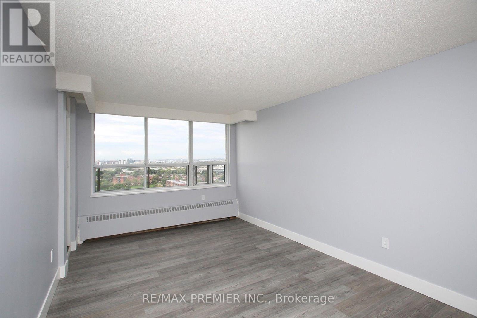 1909 - 390 DIXON ROAD, Toronto (Kingsview Village-The Westway) — photo 7