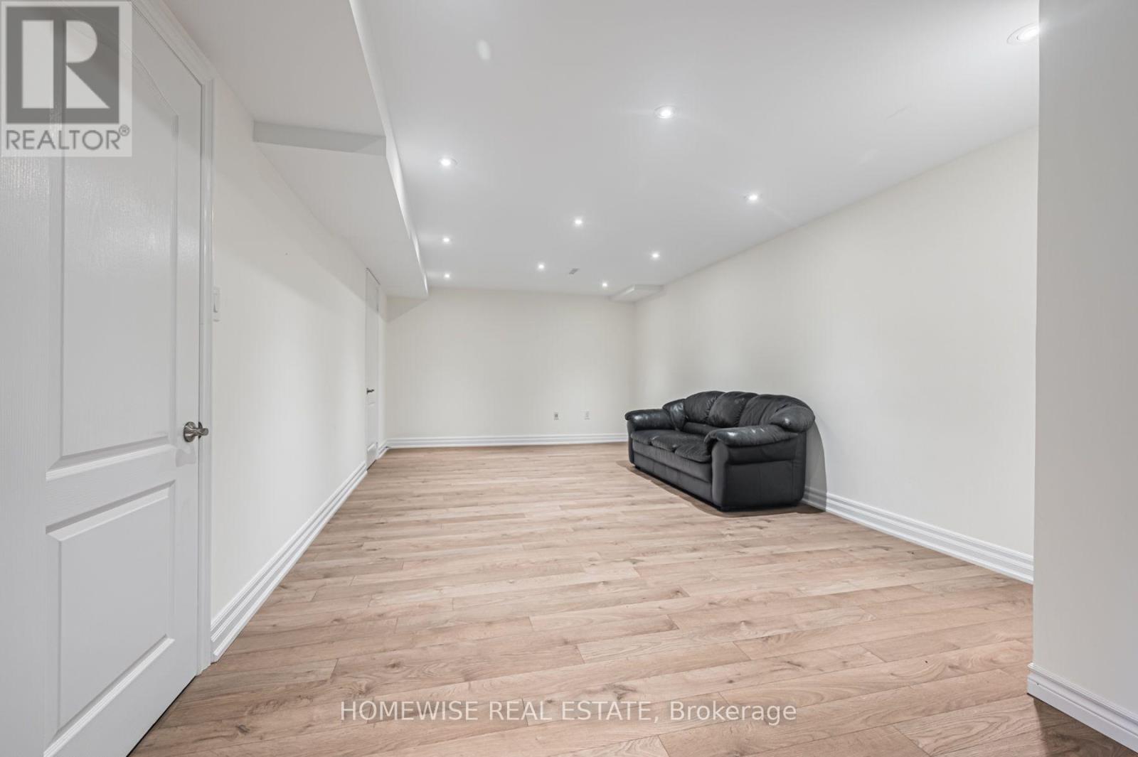 5859 RIVERSIDE PLACE - Image 34