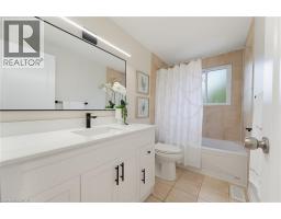 32 Silvervine Drive, Stoney Creek, ON L8J1K2 Photo 17