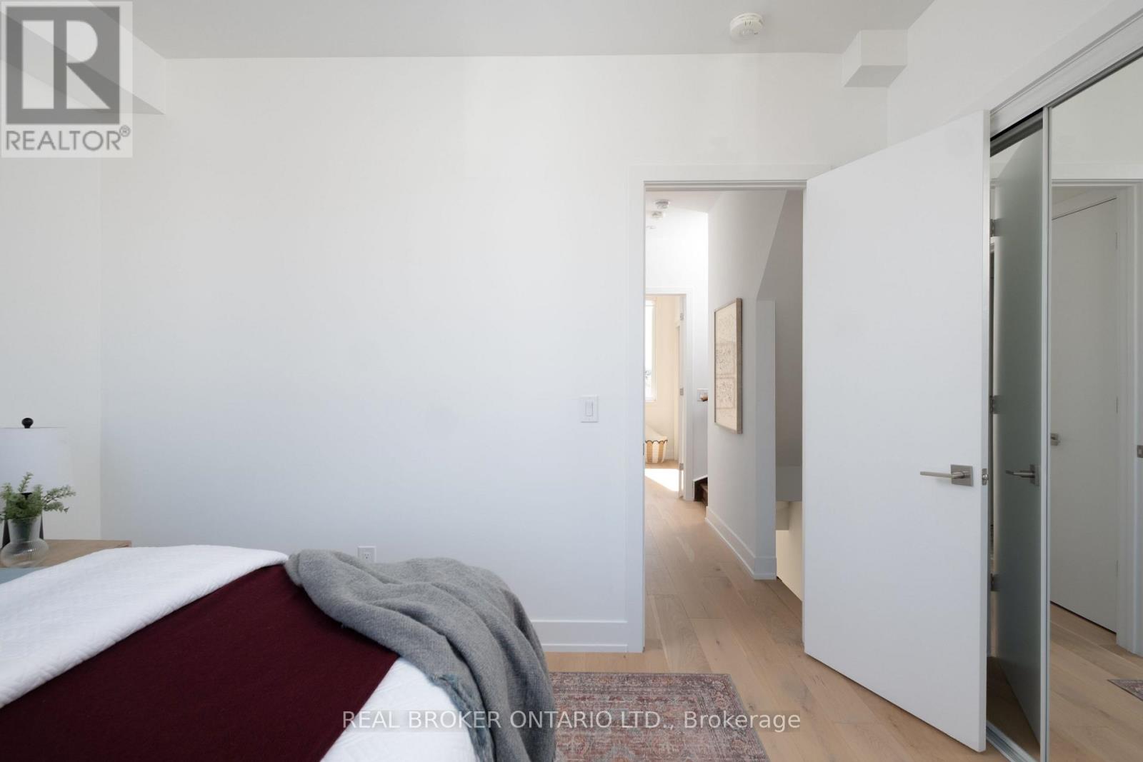 62A PERTH AVENUE - 20