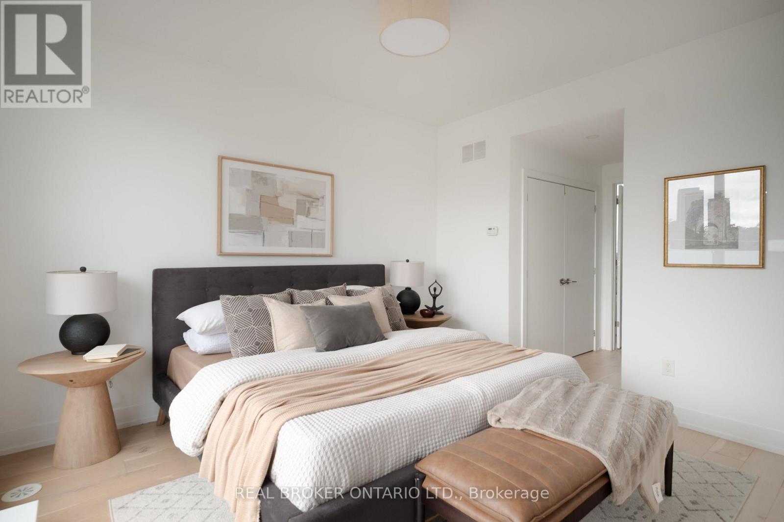 62A PERTH AVENUE - 25