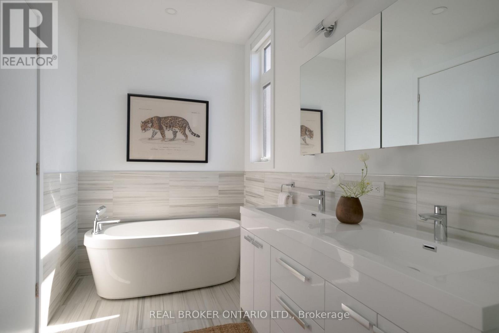 62A PERTH AVENUE - Image 27