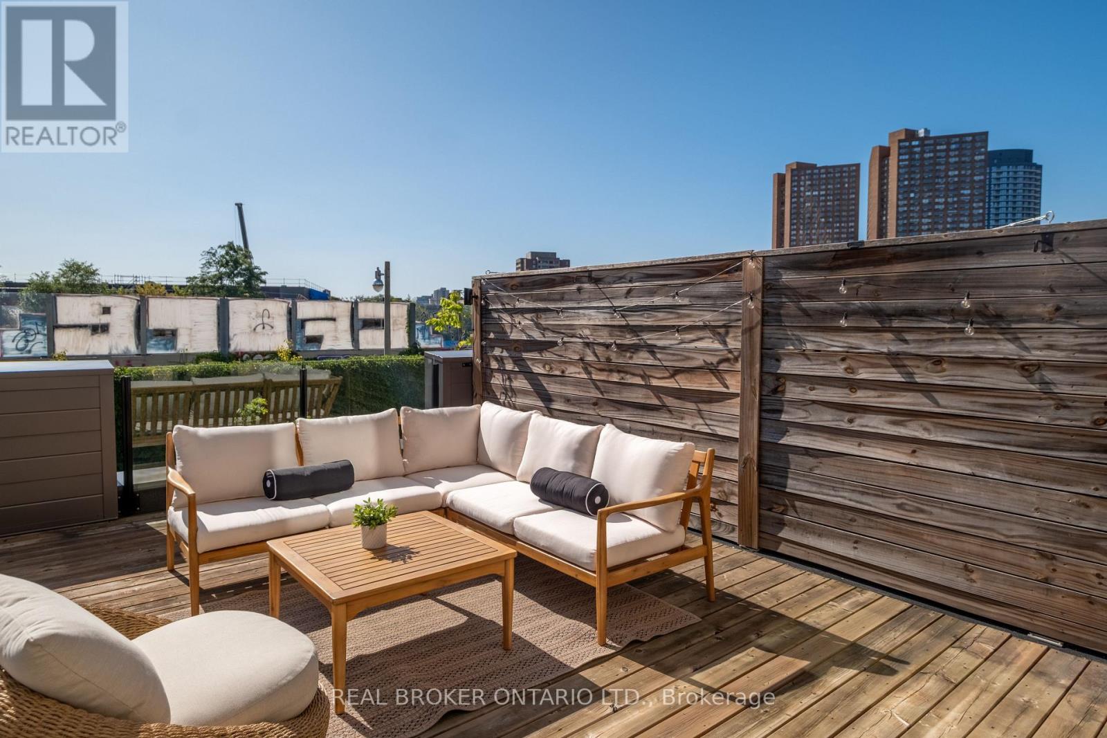 62A PERTH AVENUE - 31