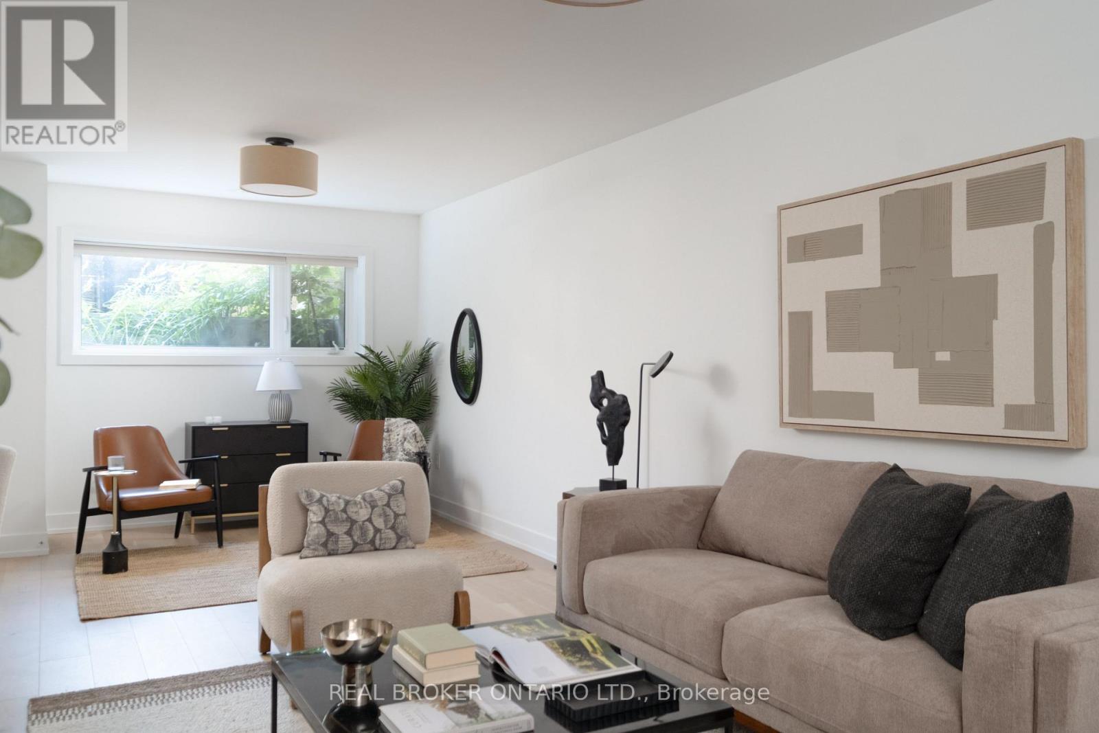 62A PERTH AVENUE - 35