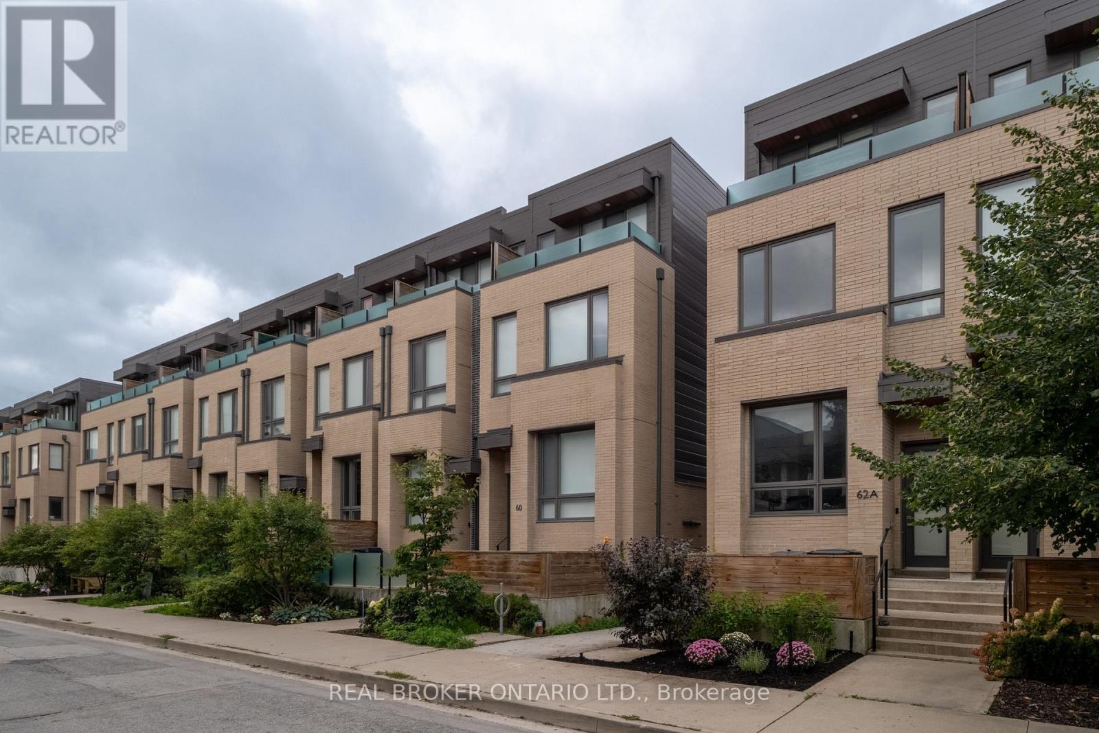 62A PERTH AVENUE - 42