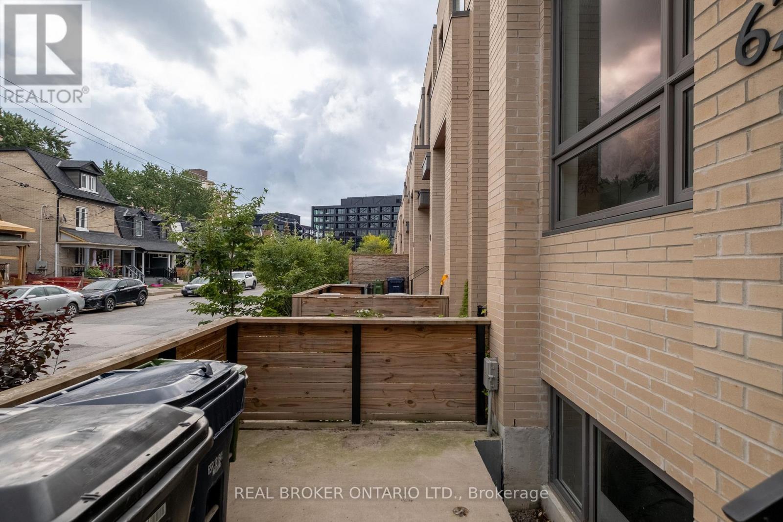 62A PERTH AVENUE - 43