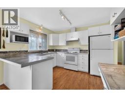 3pc Ensuite bath - 801 20th Street Ne Unit# 4, Salmon Arm, BC V1E2R7 Photo 10