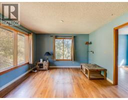 3168 Pass Creek Road, Crescent Valley, BC V0G1H0 Photo 14