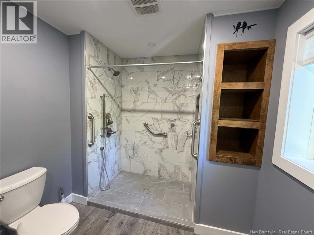 106 College Street - 23