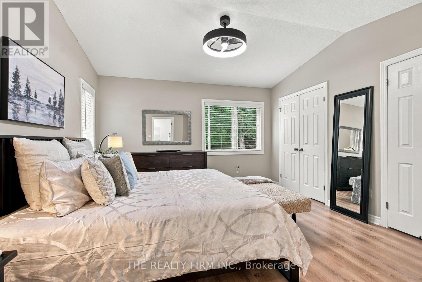 #71 869 WHETHERFIELD STREET - Image 22