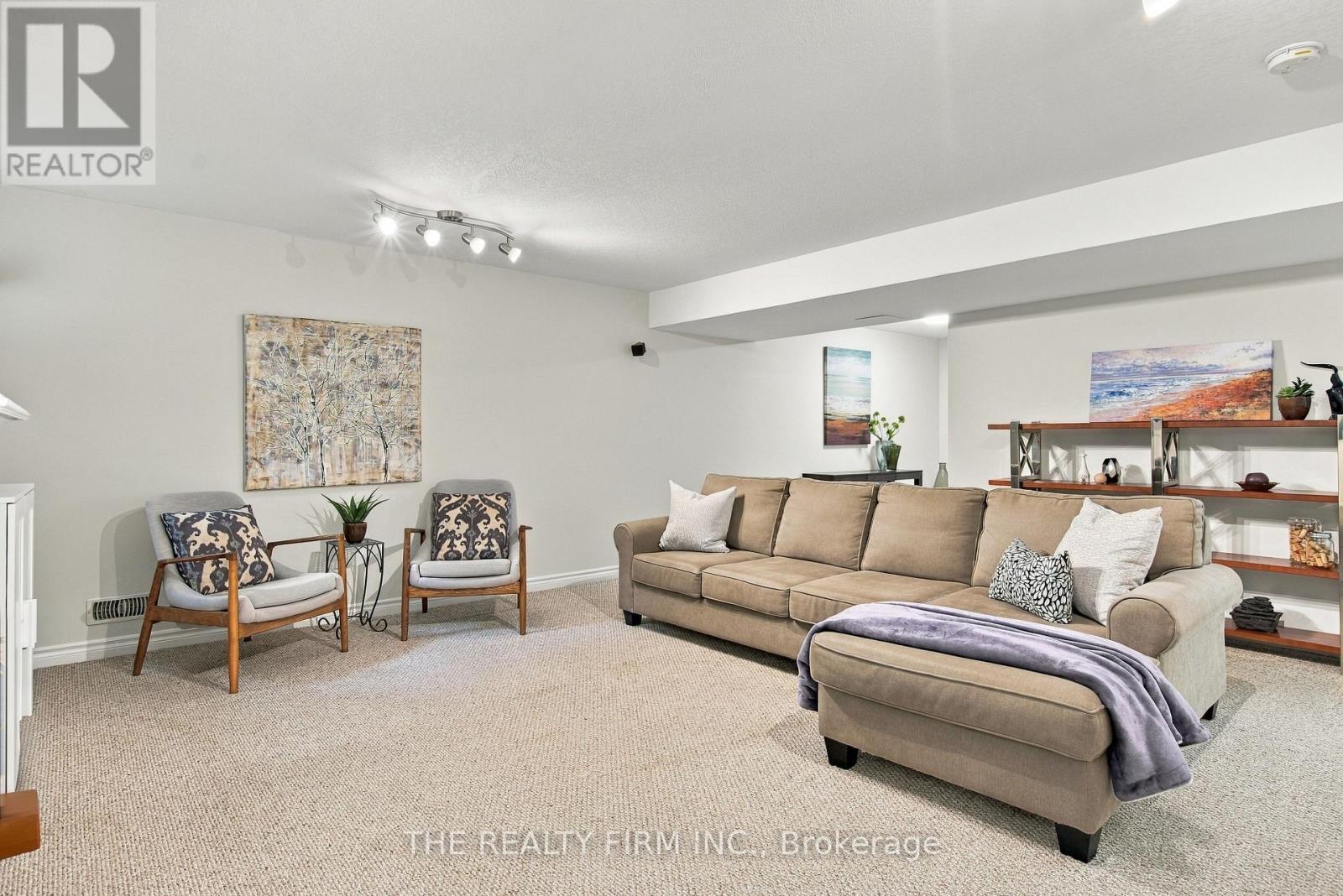 #71 869 WHETHERFIELD STREET - Image 27