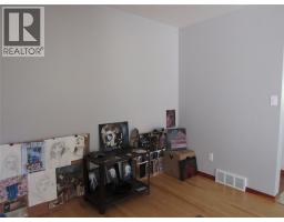 566 Rosedale Road, Castlegar, BC V1N4L2 Photo 7