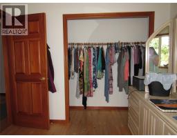 566 Rosedale Road, Castlegar, BC V1N4L2 Photo 10
