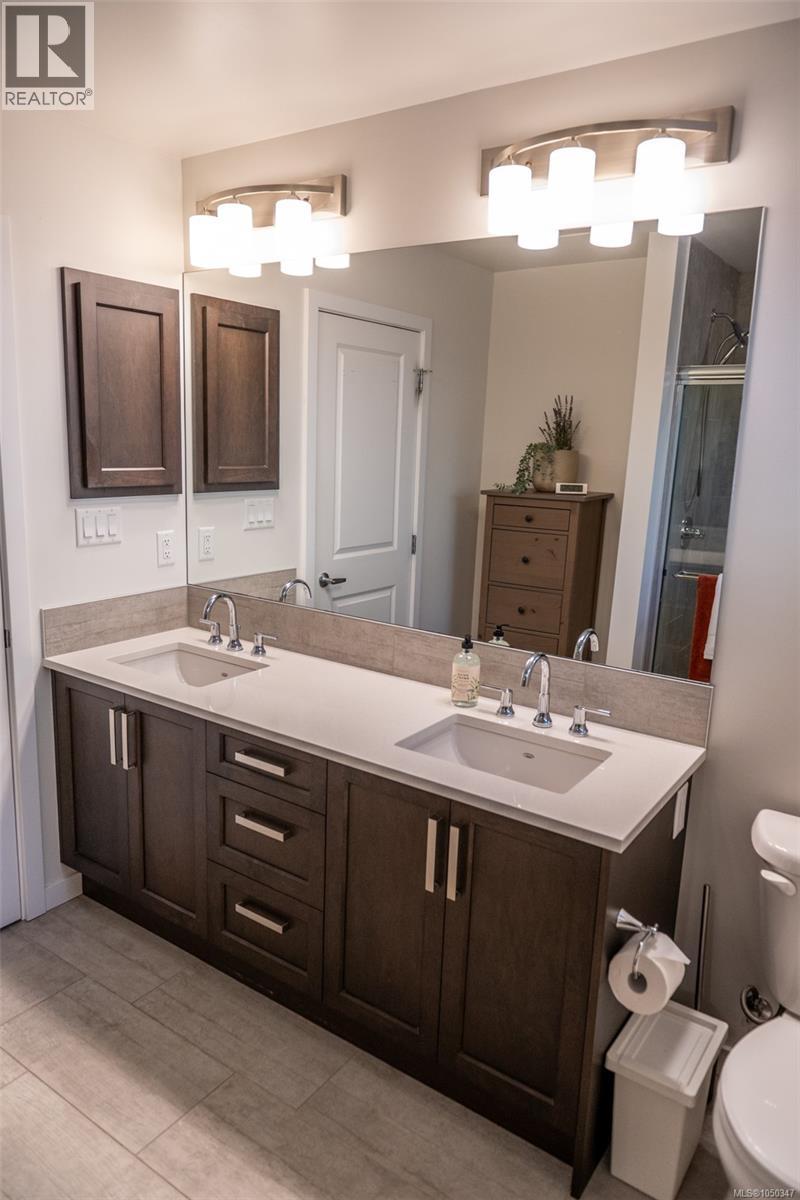 398 Bonaparte St - 34