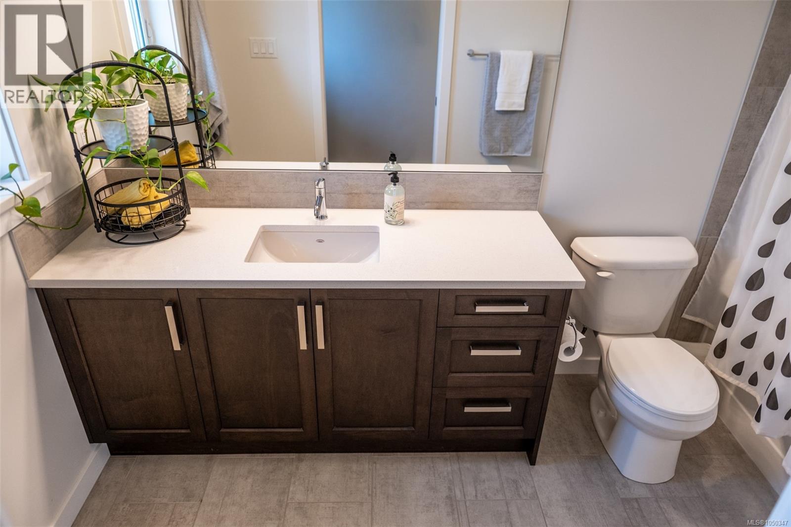 398 Bonaparte St - Image 30