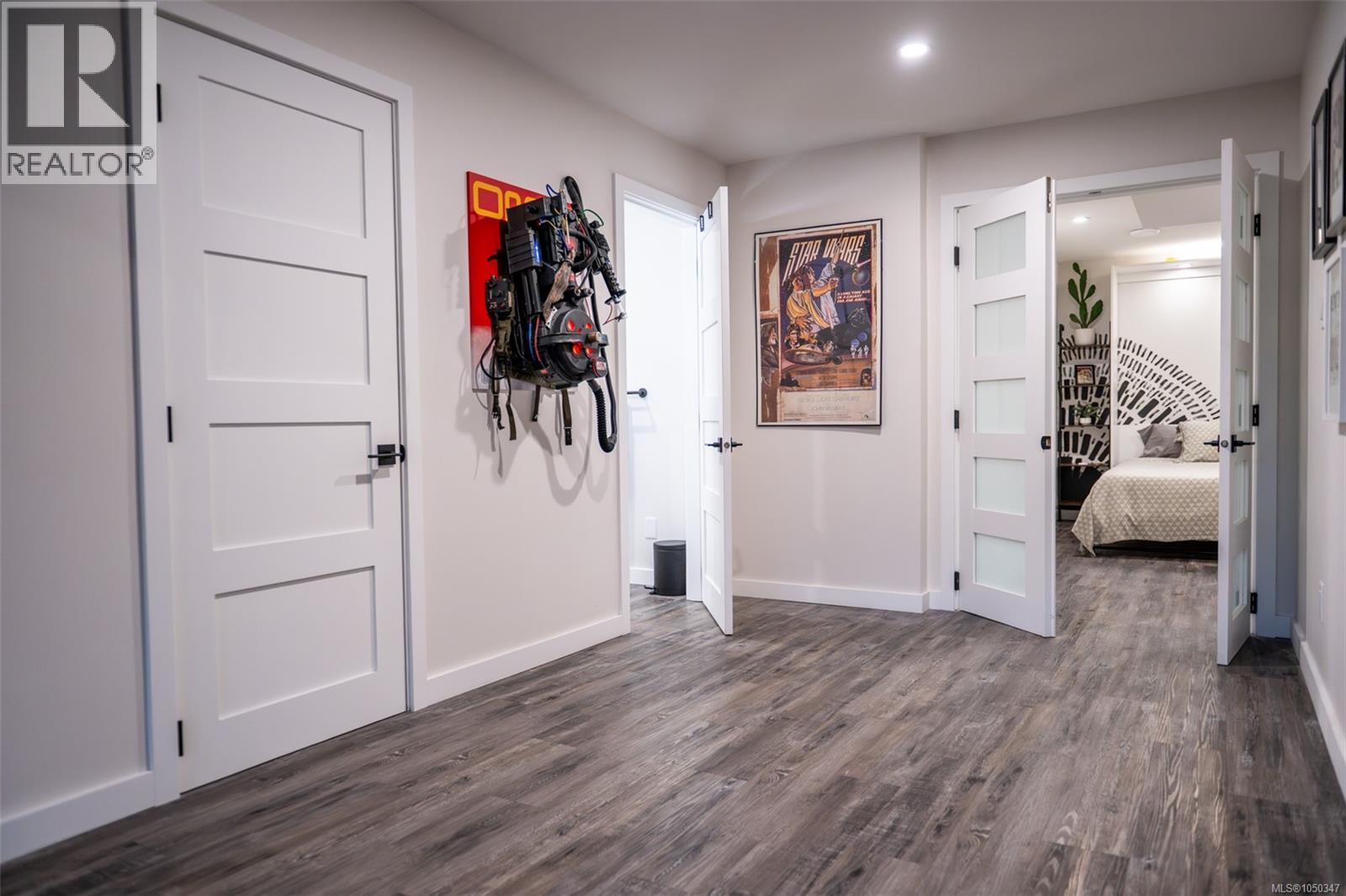 398 Bonaparte St - 39