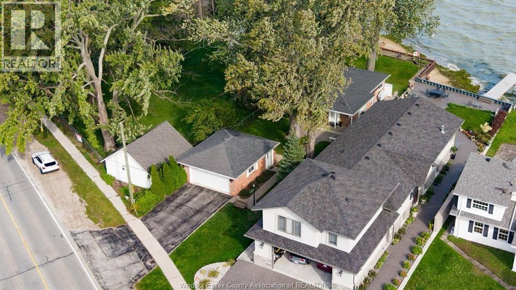 13122 Riverside DRIVE East - Image 32