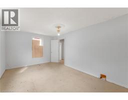 Primary Bedroom - 211 Wentworth Street N, Hamilton, ON L8L5V6 Photo 17