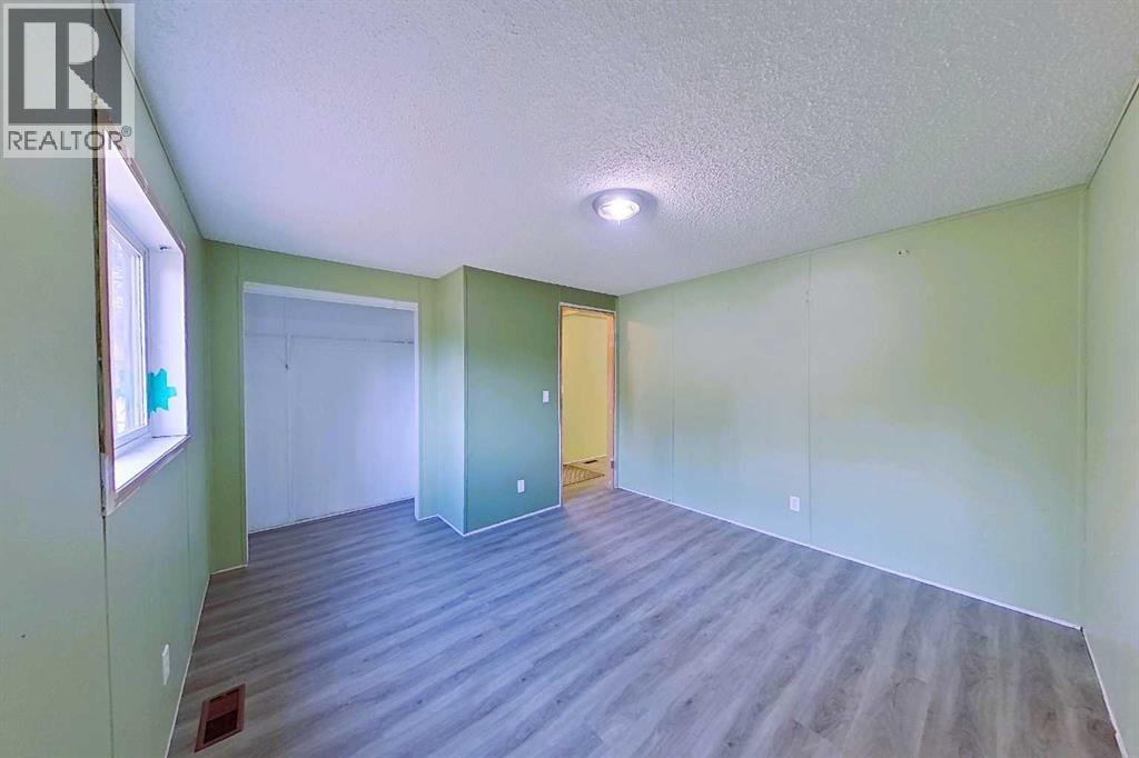 1006 9 Avenue - 3