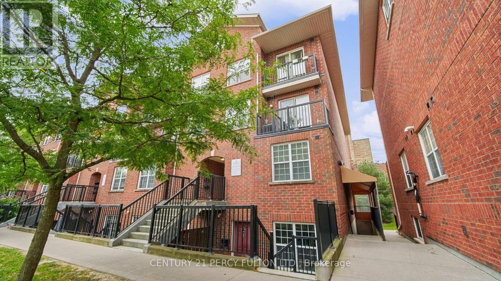 101 - 45 STRANGFORD LANE, Toronto (Clairlea-Birchmount)