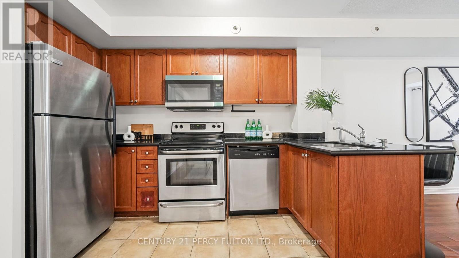 #101 45 STRANGFORD LANE - 12