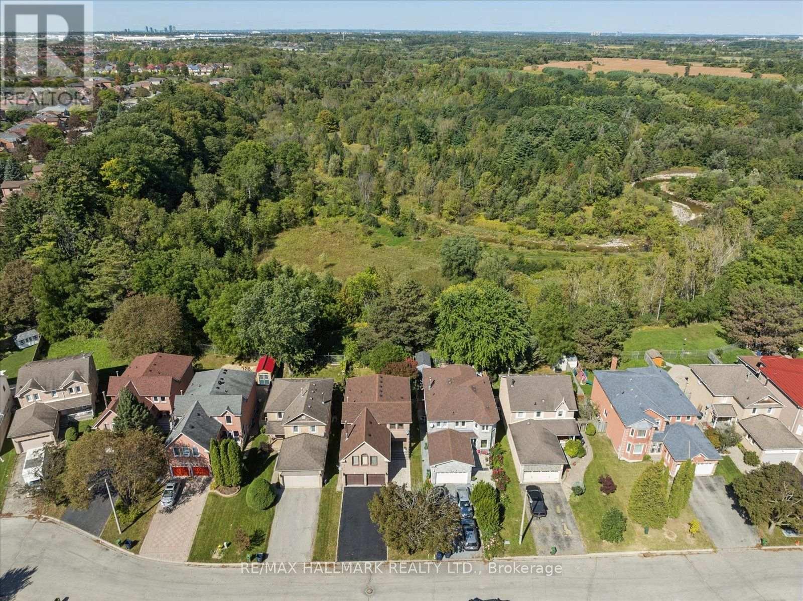 32 VALLEY CENTRE DRIVE, Toronto (Rouge) — photo 2