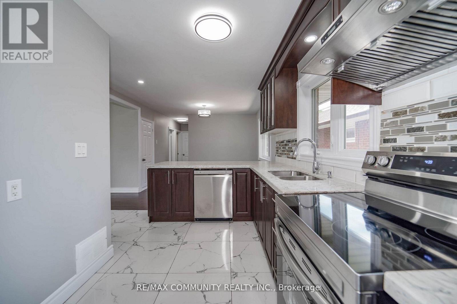 MAIN - 43 CHRISTINA CRESCENT, Toronto (Wexford-Maryvale) — photo 6