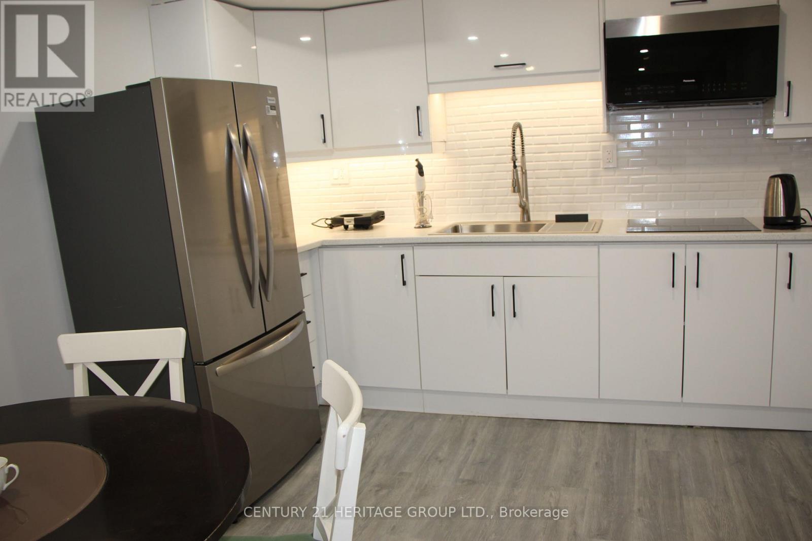306 SALISBURY LANE, Newmarket (Bristol-London) — photo 2
