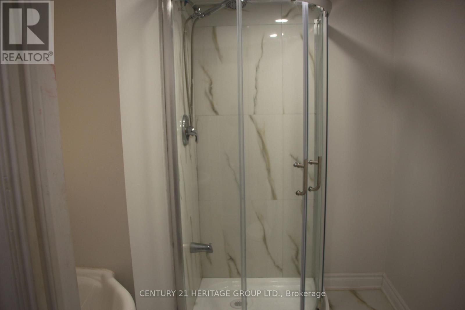 306 SALISBURY LANE, Newmarket (Bristol-London) — photo 8
