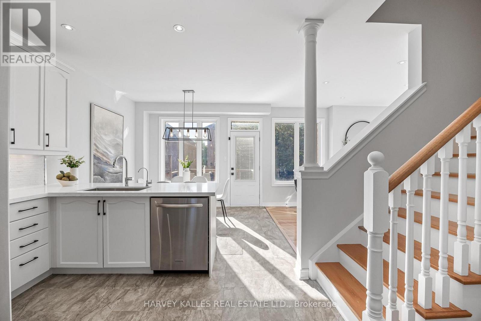 66 HORSEDREAMER LANE, Whitchurch-Stouffville (Stouffville) — photo 8