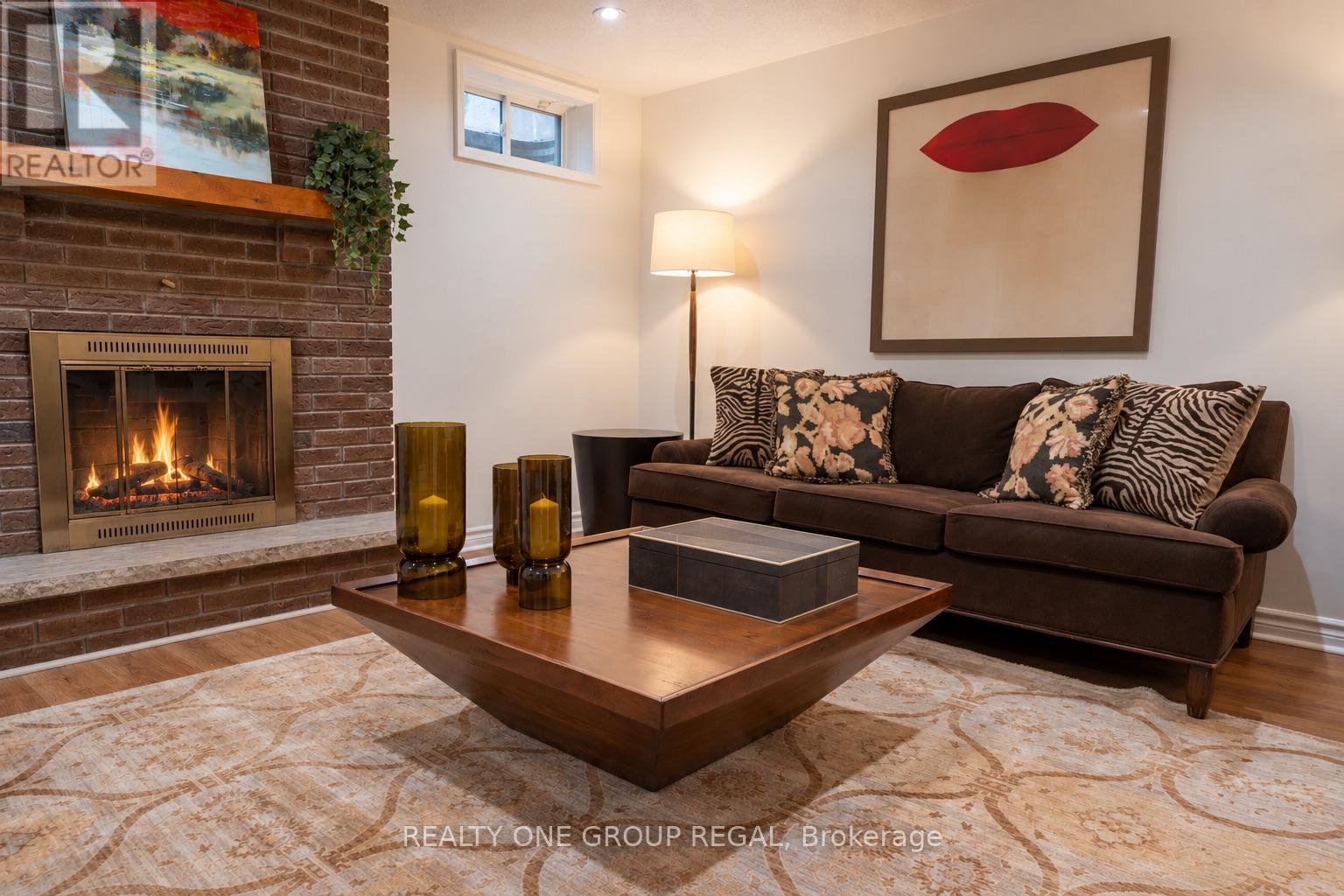 78 BAYWOOD COURT - 24