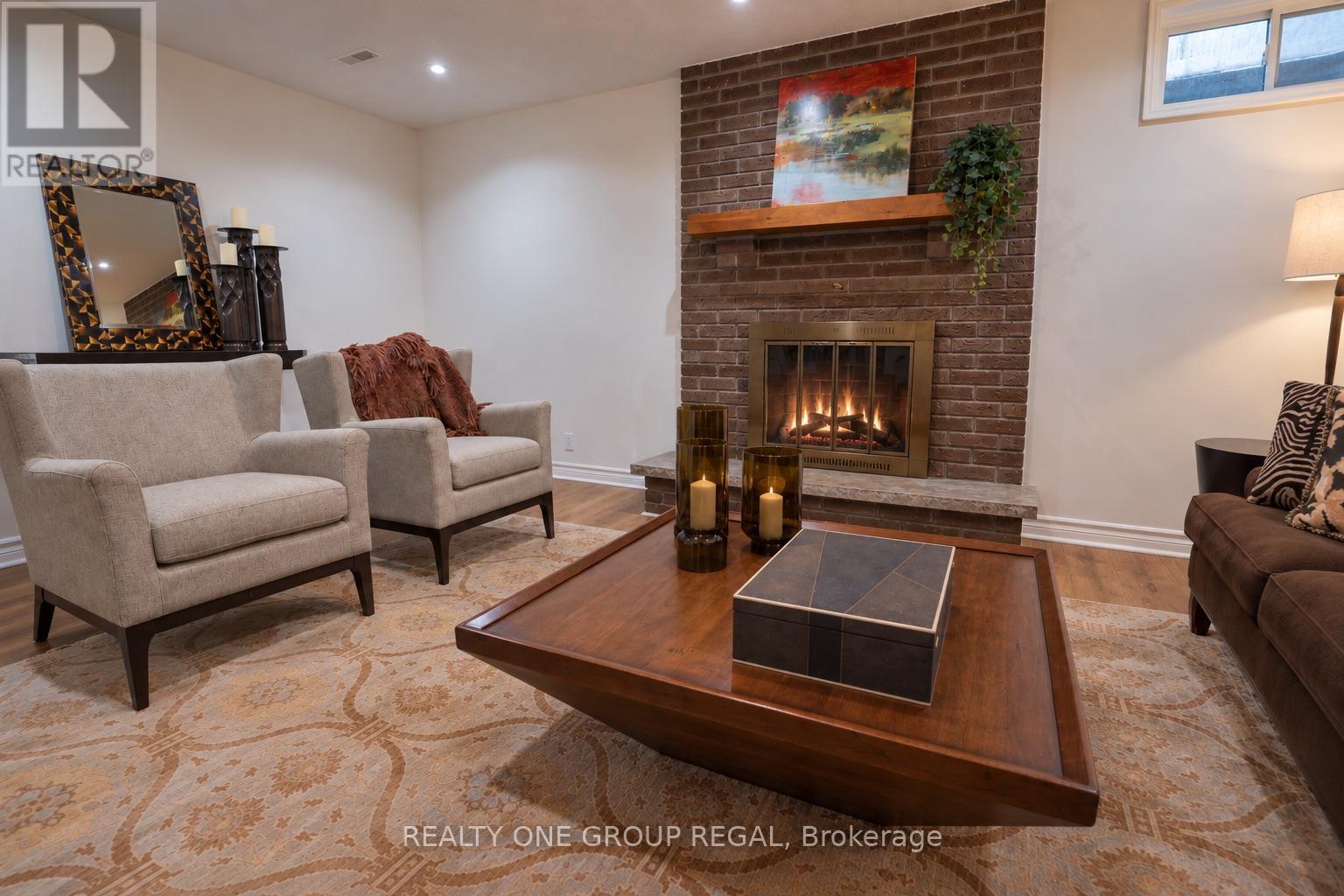 78 BAYWOOD COURT - 25